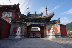 우타이산에 자리잡고 있는 티벳불교사원 廣仁寺.