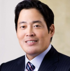 신세계 백화점과 이마트를 실질적으로 이끌고 있는 정용진 신셰게그룹 부회장