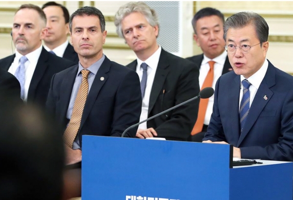 문재인 대통령이 28일 외국인 투자기업과의 간담회에 앞서 모두발언을 하고 있다. 사진=청와대 제공.