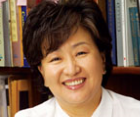 여성경제인의 날에 금탑산업훈장을 받은 박윤경 (주)케이케이 대표. 사진=KK웹사이트.