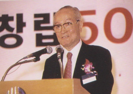 김수근 대성그룹 창업주는 2000년 가을 창립50주년 행사를 치르고 한달 뒤 경영은퇴를 했다.  '인생을 유한하지만 기업은 영속해야한다'는 믿음이 강했다. 사진= 대성.