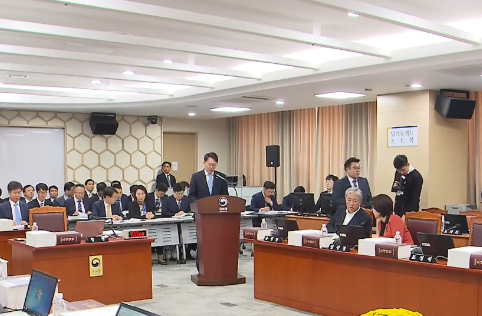 오늘 10일 김현준 국세청장은 국정감사장에서 유투버 등 신종 업종에 대한 세원 관리를 강화하겠다고 밝혔다/사진=KBS 캡처.