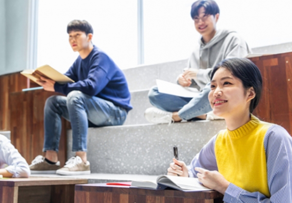 서울시가 청년의 구직활동을 돕고 주거의 불평등을 해소하기위해 3년간 총 4300억원(청년수당 3300억원, 청년월세지원 1천억원)을 책정했다. 선심성 행정이란 논란이 일 전망이다. 사진= 서울시 웹사이트.