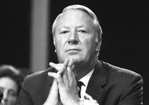 보수당 당수이자 68대 영국 수상을 맡았던 에드워드 히스(Edward Heath). 1970~74년까지 수상을 하며 노조, 특히 석탄노조와 극심한 대립을 보였다. 1974년 선거에서 석탄 광부들의 81%가 파업에 참가하리라는 예상에 국민은 노동당에 표를 줬고 그는 다시 ‘야당’의 자리로 내려왔다.