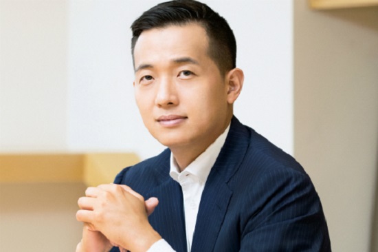 한화그룹 김승연 회장의 장남인 김동관(36 사진) 한화큐셀앤드첨단소재 전무가 부사장으로 승진했다/사진=한화큐셀앤드첨단소재.