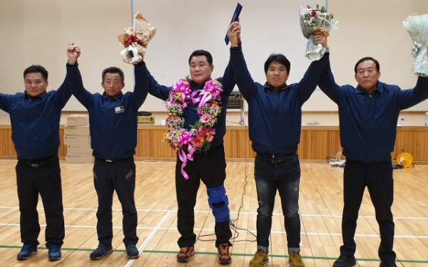 현대차 노조는 8대 임원(지부장) 선거 개표 결과, 이상수 후보(가운데)가 당선됐다고 4일 발표했다/사진=현대자동차 노조.