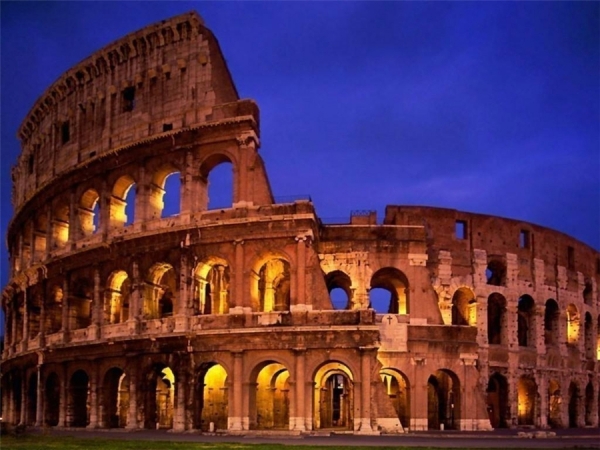 이탈리아는 ‘역사의 나라’이자 ‘명품의 나라’다. 사진은 2000년 전 만들어진 콜로세움 경기장.