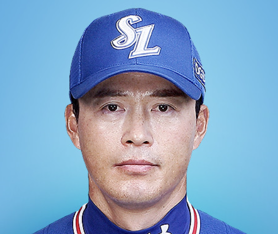 자신이 생각대로 야구가 된다면 그건 야구가 아닐지 모른다. 시리즈 승부처, 또 꼭 승수를 챙길 경기를 놓쳤다면 감독은 자신에게 물음표를 던질줄 알아야 한다. '데이터 야구'는 그럴 가능성이 있을뿐 예상밖 경기흐름를 끄집어 내진 못한다. 허감독의 '매직'은 그래서 아직은 미완성이다.사진=삼성라이온즈 웹사이트.