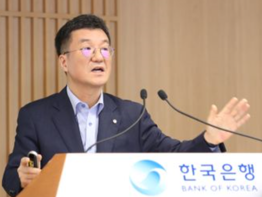 김웅 한국은행 조사국장이 22일 오전 서울 중구 한국은행에서 '최근 소비동향 점검 및 향후 리스크 요인'에 관해 설명했다. 사진=한국은행.