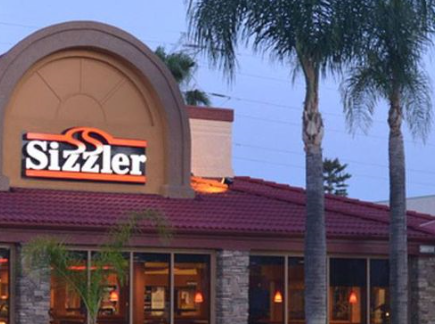 한때 한국에도 진출했던 62년 역사의 미국의 대표적 식당 체인 시즐러 USA(Sizzler USA)가 코로나19 사태 여파에 따른 영업 부진을 이기지 못해 21일(현지시간) 파산을 신청했다. 사진=시즐러 USA 페이스북.