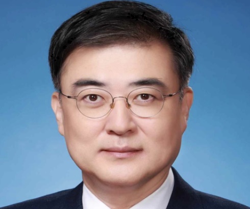 한국거래소는 18일 제2차 임시 주주총회를 열어 손병두 전 금융위 부위원장을 제7대 이사장으로 뽑았다. 사진(손병두 한국거래소 신임 이사장)=한국거래소.