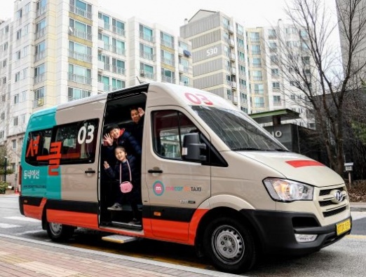 KST모빌리티와 현대자동차가 시범 운영해온 커뮤니티형 모빌리티 서비스 '셔클'이 9일 서울 은평뉴타운(진관동)에서 정식으로 서비스를 시작했다. 사진=KST모빌리티.