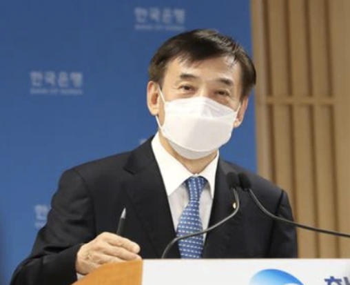 이주열 한국은행 총재는 17일 국민경제자문회의와 한국경제학회가 주최한 '코로나19 방역정책과 백신보급의 경제적 효과' 정책포럼 영상 메시지에서