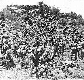 보어전쟁(1899~1902) 중 벌어진 클렌소 전투의 한 장면. 보어인들이 최초의 연발 자동소통으로 당시 최강 영국을 격퇴한 전투로도 유명하다.