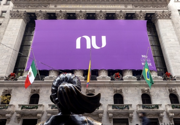 세계적 투자자 워런 버핏이 투자한 브라질 인터넷 전문은행 누뱅크(Nubank)가 미국 뉴욕증시 상장 첫날인 9일(현지시간) 공모가 대비 15% 가까운 상승세를 보이며 브라질 금융기관 중 시가총액 1위 자리에 올랐다. 사진=누뱅크.