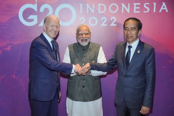 President Biden meets with Prime Minister Modi of India and President Widodo of Indonesia. 바이든 대통령이 인도의 모디 총리와 인도네시아의 위도도 대통령과 만나고 있다. 사진=백악관.<br>