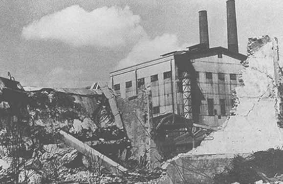 한국전쟁 후 폐허가 된 선경직물(1953년). 사진=SK 창립 70주년 최종건 창업회장·최종현 선대회장 어록집.