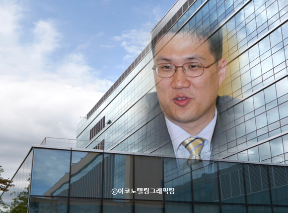 한국인 최연소로 미국 하버드대 교수가 돼 화제를 모은 함돈희 하버드대 응용물리학과 교수가 삼성의 미래 신기술을 선행 개발하는 SAIT(옛 삼성종합기술원) 부원장에 임명됐다.사진=삼성전자/이코노텔링그래픽팀.