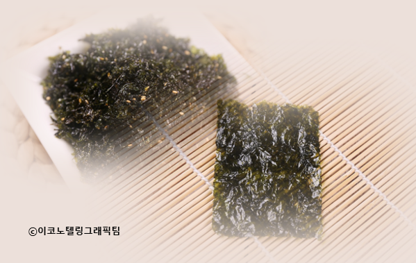 김 가공 전 원재료인 원초 가격 급등세를 반영해 조미김 가공업체들이 가격 인상에 나섰다/이코노텔링그래픽팀.