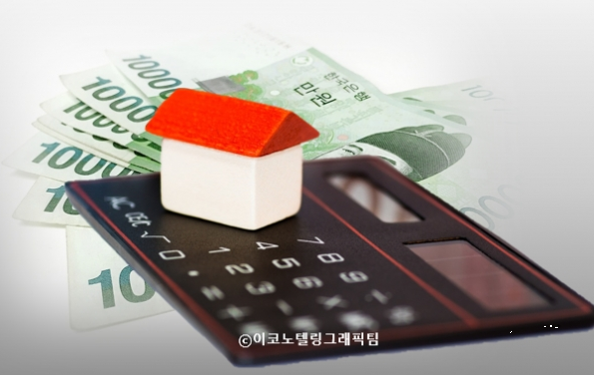 주택 거래가 늘어나는 가운데 대출금리가 낮아지고 정책자금 대출도 증가하면서 상반기 은행권 주택담보대출이 27조원 가까이 불어났다/이코텔링그래픽팀