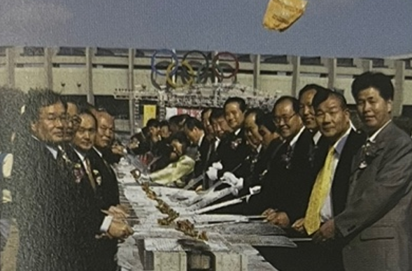 2004년 11월 3일 제 1회 돼지고기 축제(Pork Festival). 사진=
