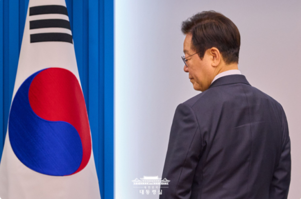 이재명 대통령이 14일 한국-미국간 관세·안보 협상 결과를 담은 조인트 팩트시트(공동 설명자료)를 발표했다./사진=대통령실.