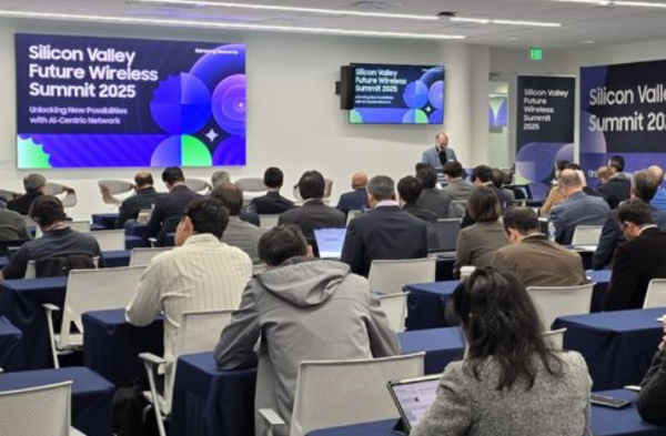 성전자가 13일(현지시간) 미국 실리콘밸리 마운틴뷰에서 '실리콘밸리 미래 통신 서밋 2025'를 개최하고 인공지능(AI) 기반 6세대(G) 통신 기술을 선보였다.사진=삼성전자.
